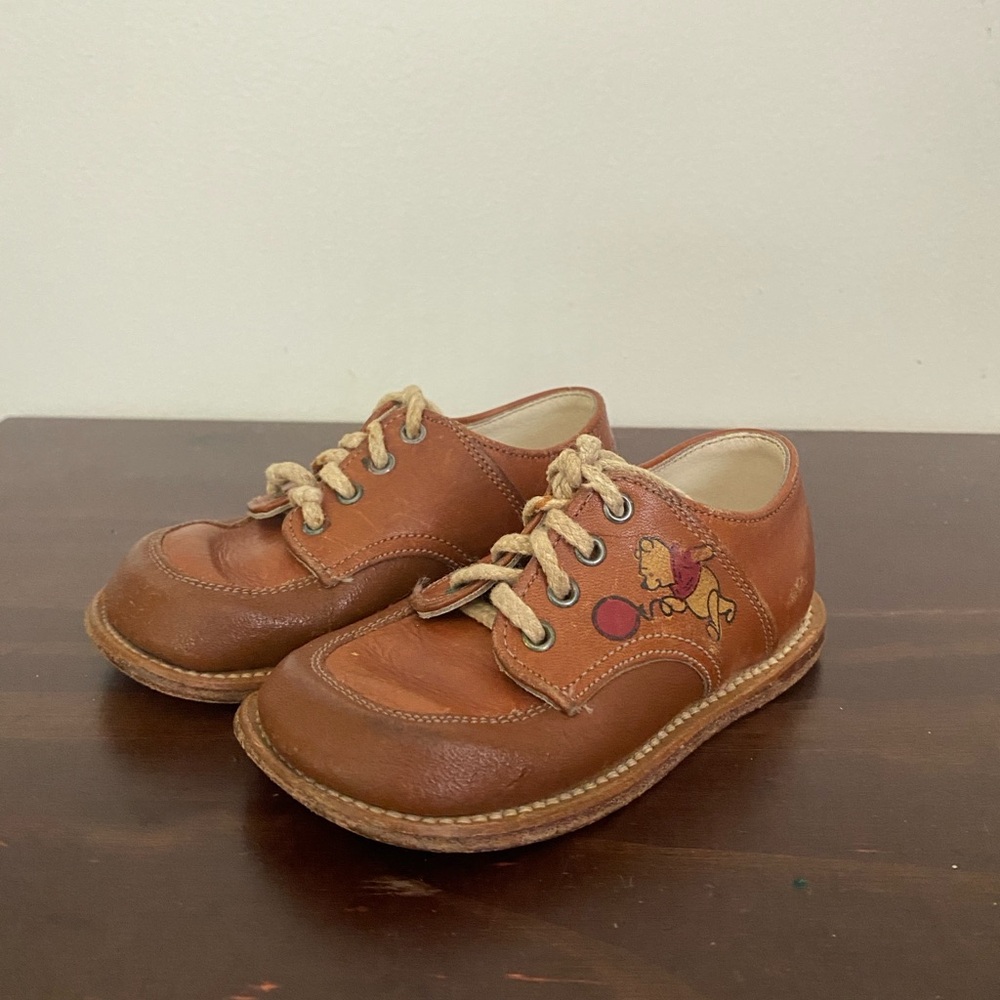 Vintage Winnie the Pooh Leather Kids Shoes